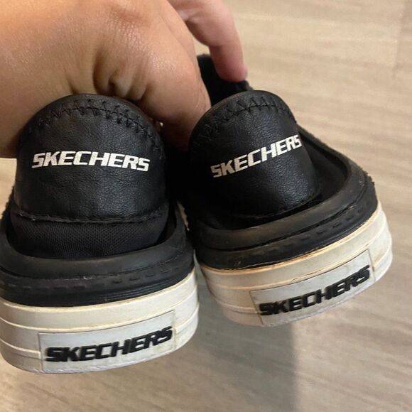 Skechers Kids Black White Low Top Round Toe Casual Slip On Shoes Size US 2 - Picture 3 of 6